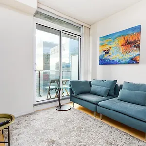 Apartment Minutes Walk To Scotiabank Arena,tiff, Mtcc,cn Tower Downtown Toronto