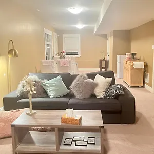 Apartment Cozy And Stylish Entire In Halifax